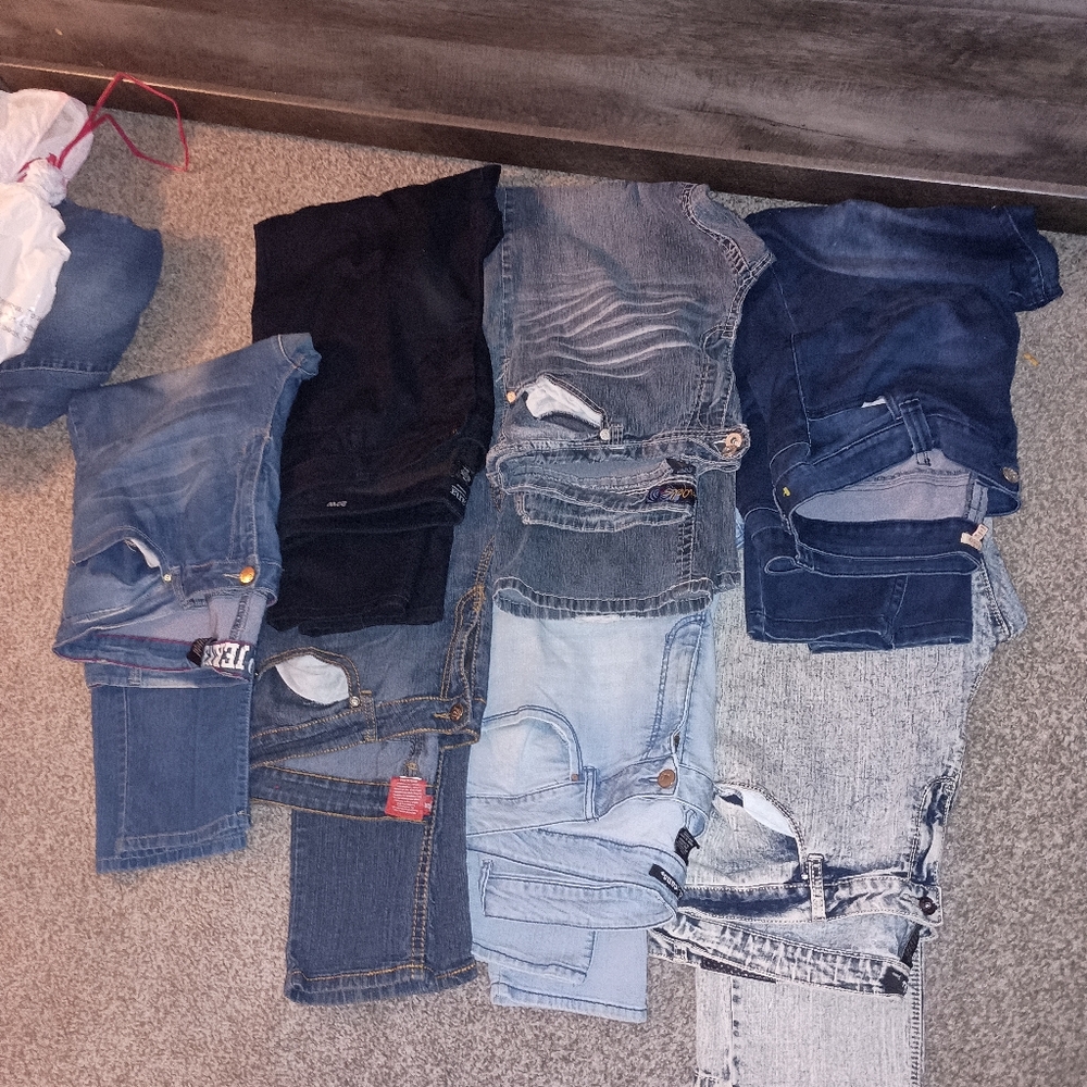Stylish Denim Jeans Collection - Picture 3 of 4